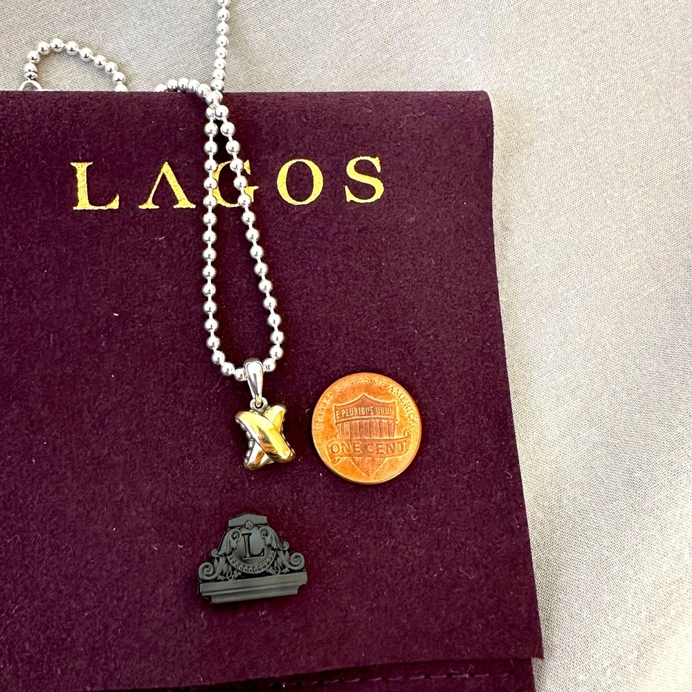 Lagos Embrace pendant necklace - Picture 5 of 9